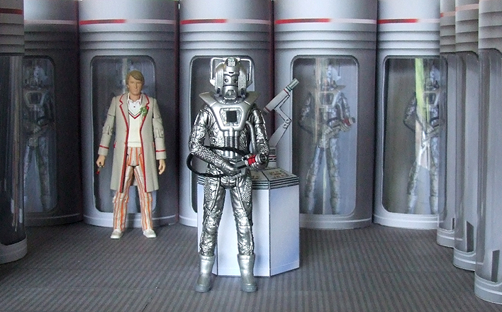 Doctor Who Classic Series Earthshock Cyberman Diorama